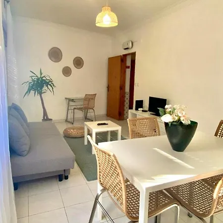 Chiado With Terrace 2 アパート リスボン